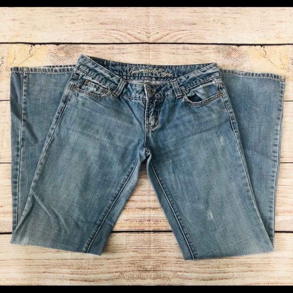 American Eagle favorite boyfriend jean - Picture 2 of 3